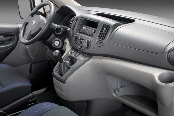 Nissan NV200 Official