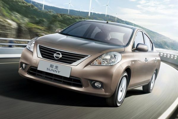 Nissan Sunny photo