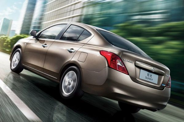 Nissan Sunny photo