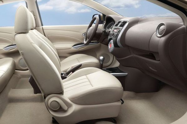 Nissan Sunny photo