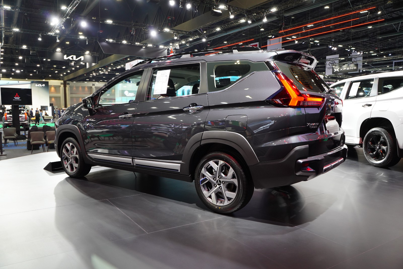 รูป Mitsubishi Xpander Cross HEV 2024