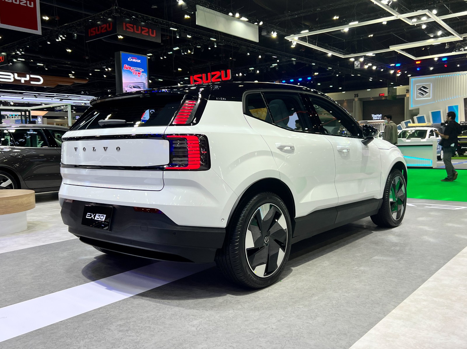 รูป Volvo EX30 Core Single Motor Extended Range 2023