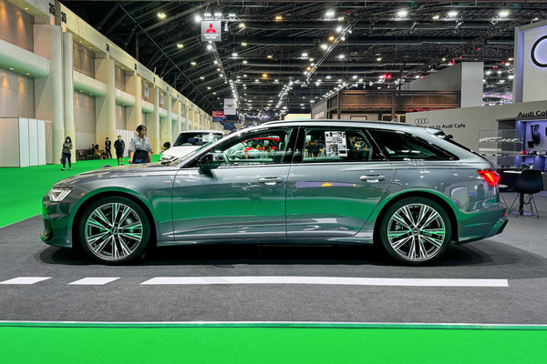 Audi A6 Avant งานแสดงรถยนต์