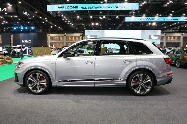 Audi Q7 งานแสดงรถยนต์