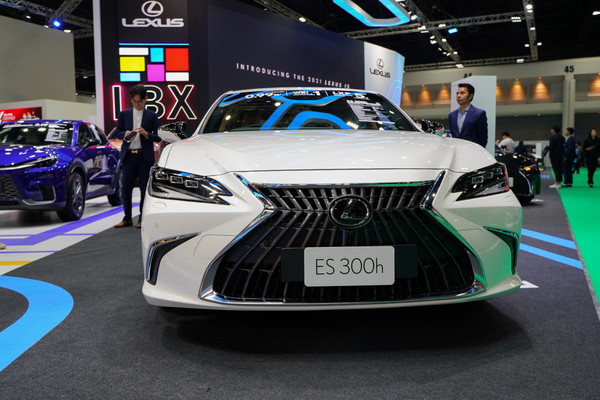 Lexus ES งานแสดงรถยนต์