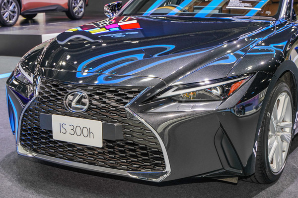 Lexus IS งานแสดงรถยนต์