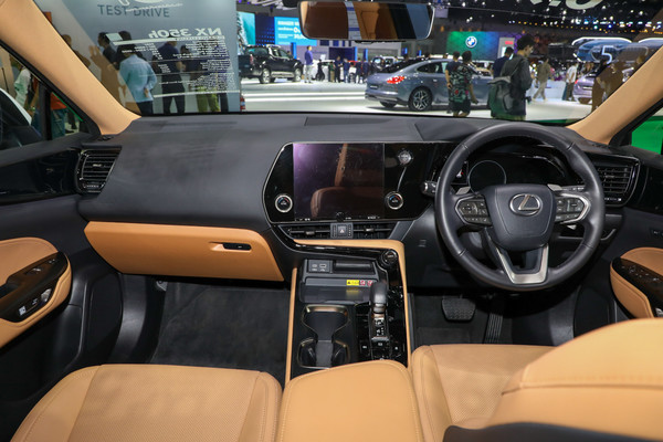 Lexus NX งานแสดงรถยนต์