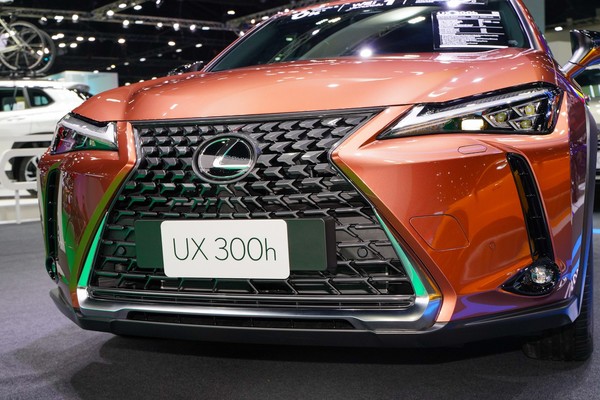 Lexus UX งานแสดงรถยนต์