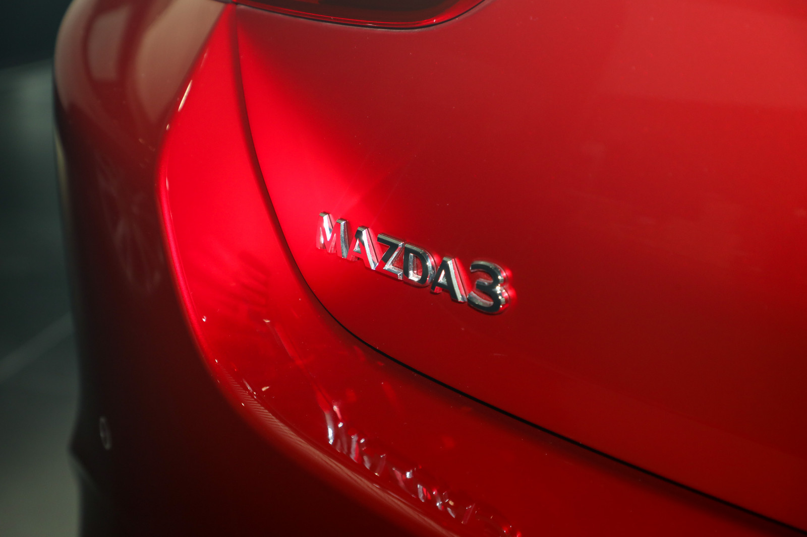 ท้ายรถ Mazda 3