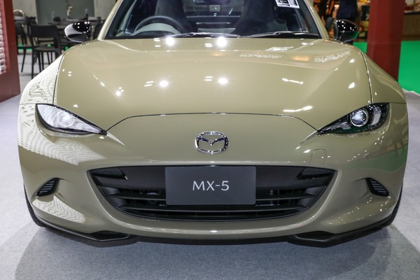 Mazda MX-5 งานแสดงรถยนต์