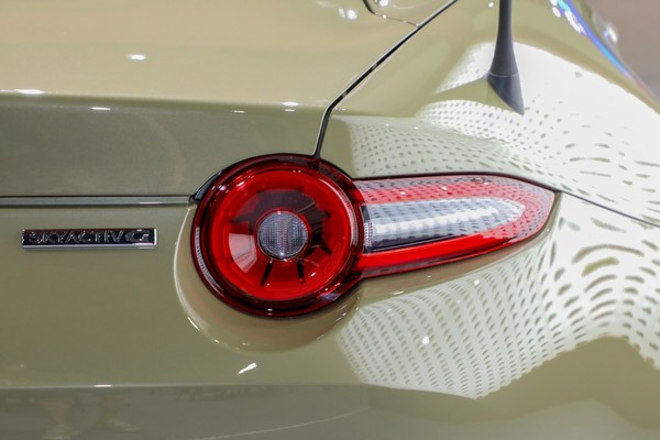 Mazda MX-5 งานแสดงรถยนต์