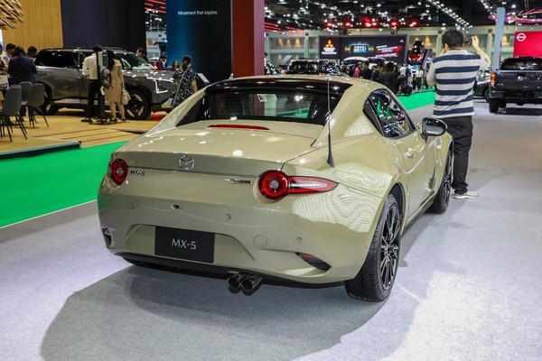 Mazda MX-5 งานแสดงรถยนต์