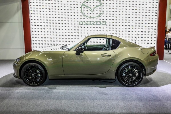 Mazda MX-5 งานแสดงรถยนต์