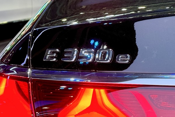 Mercedes-Benz E-Class Saloon งานแสดงรถยนต์