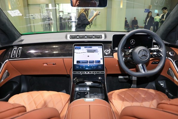 Mercedes-Benz S-Class งานแสดงรถยนต์