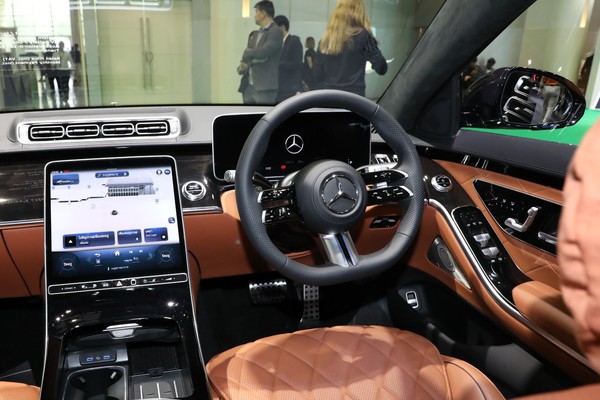 Mercedes-Benz S-Class งานแสดงรถยนต์