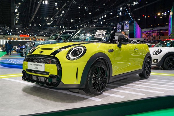 Mini Convertible งานแสดงรถยนต์