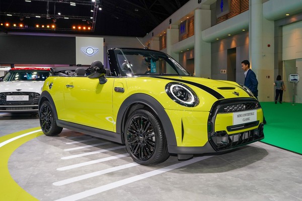 Mini Convertible งานแสดงรถยนต์