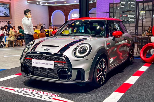 Mini Cooper-Se งานแสดงรถยนต์