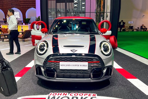 Mini Cooper-Se งานแสดงรถยนต์