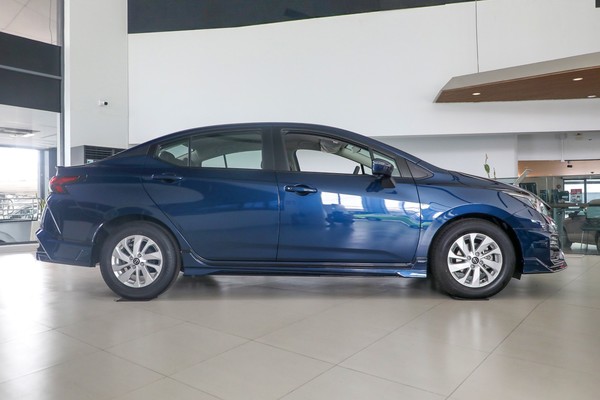 Nissan Almera ภายนอก