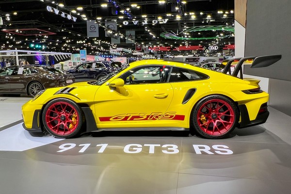 Porsche 911 งานแสดงรถยนต์