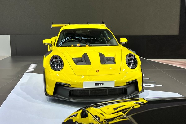 Porsche 911 งานแสดงรถยนต์