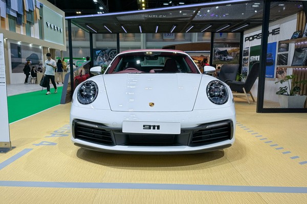 Porsche 911 งานแสดงรถยนต์