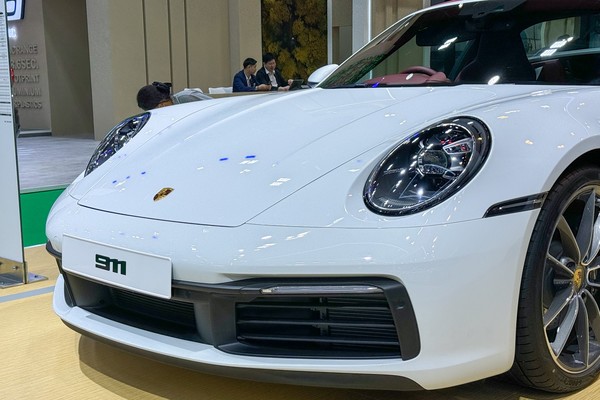 Porsche 911 งานแสดงรถยนต์