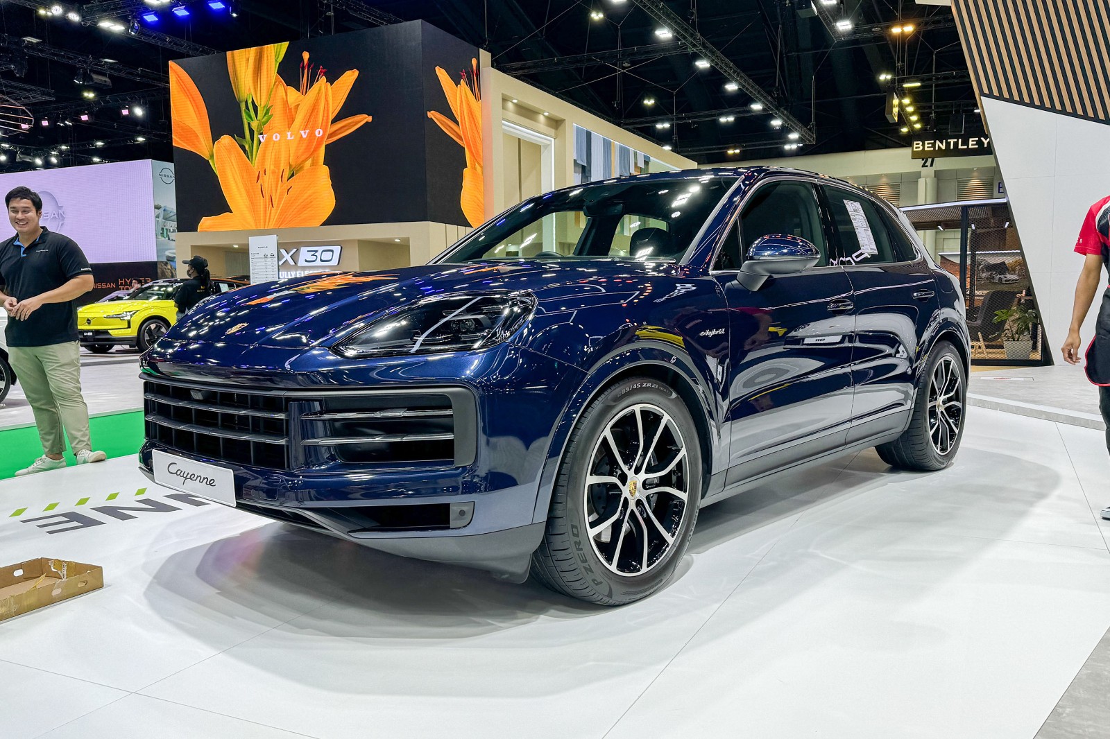รูป Porsche Cayenne 2023