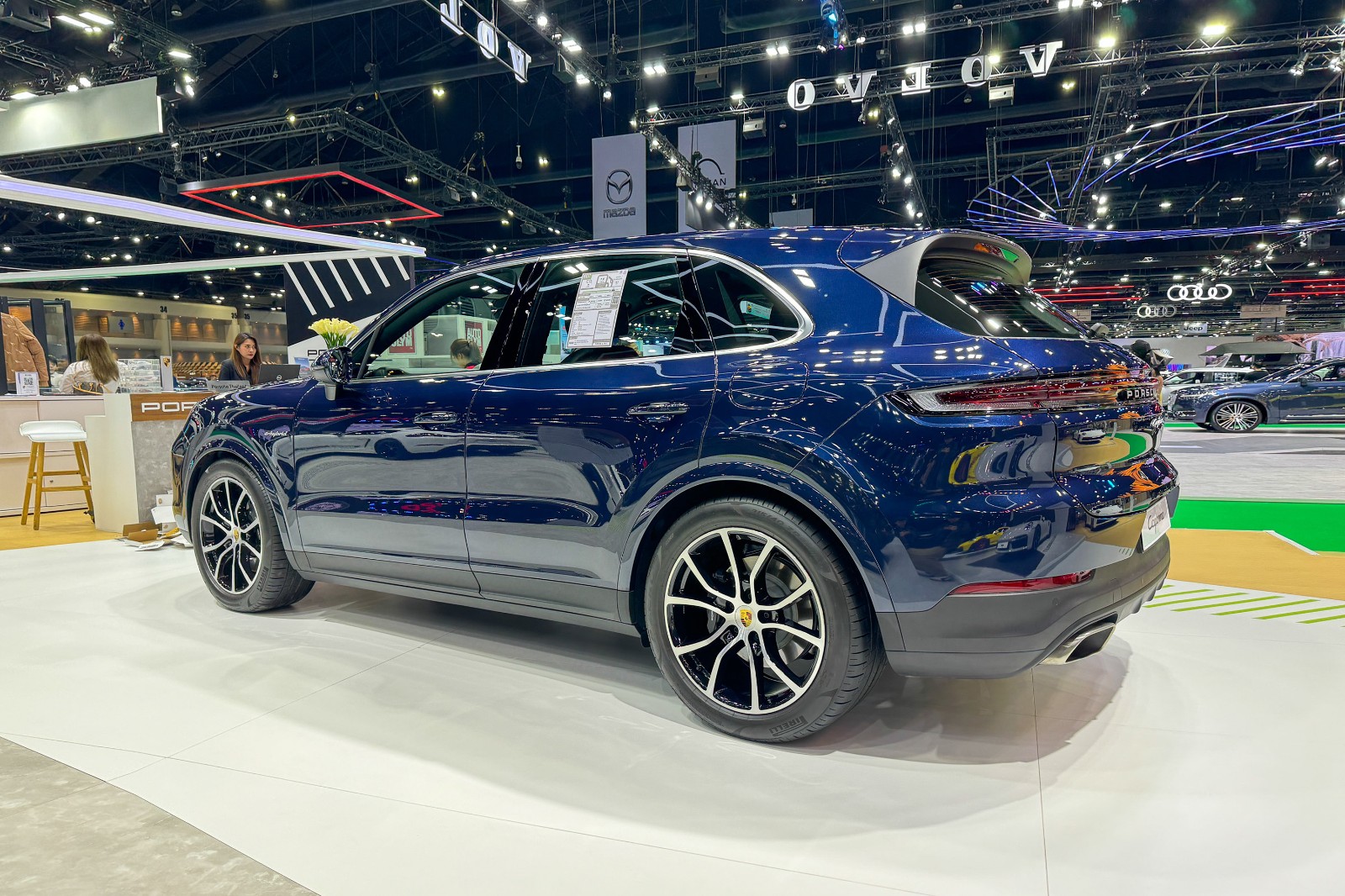 รูป Porsche Cayenne 2023