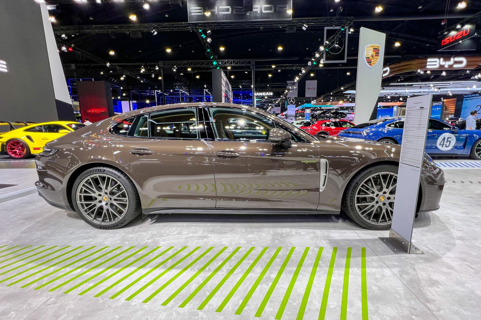 รูป Porsche Panamera 4 E-Hybrid 2024