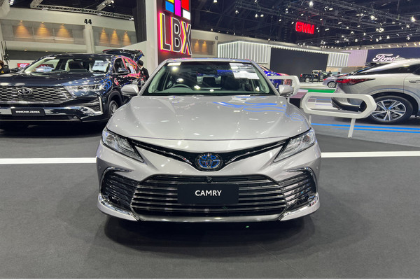 Toyota Camry งานแสดงรถยนต์