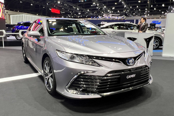 Toyota Camry งานแสดงรถยนต์