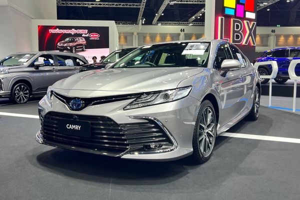 Toyota Camry งานแสดงรถยนต์