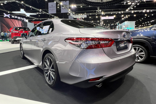 Toyota Camry งานแสดงรถยนต์