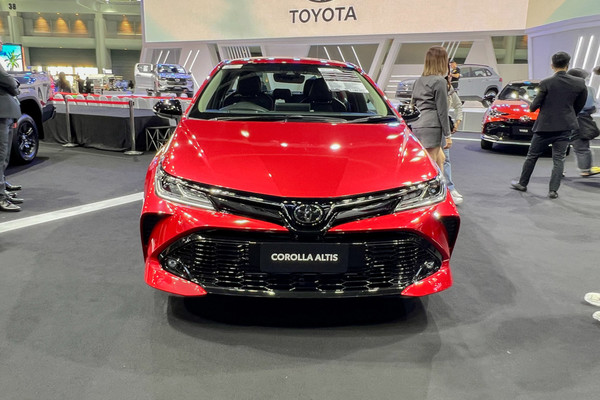 Toyota Corolla Altis งานแสดงรถยนต์