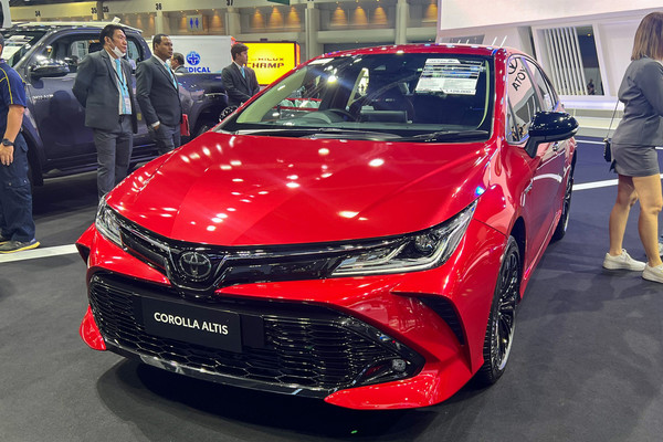 Toyota Corolla Altis งานแสดงรถยนต์