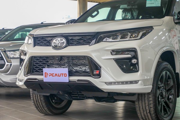 Toyota Fortuner ภายนอก