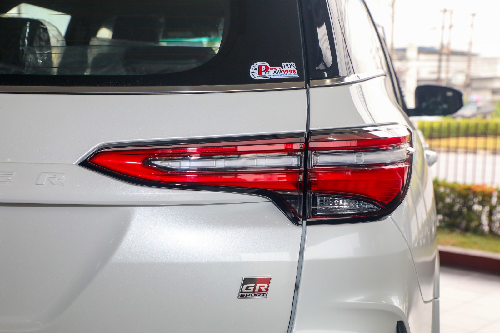 ท้ายรถ Toyota Fortuner