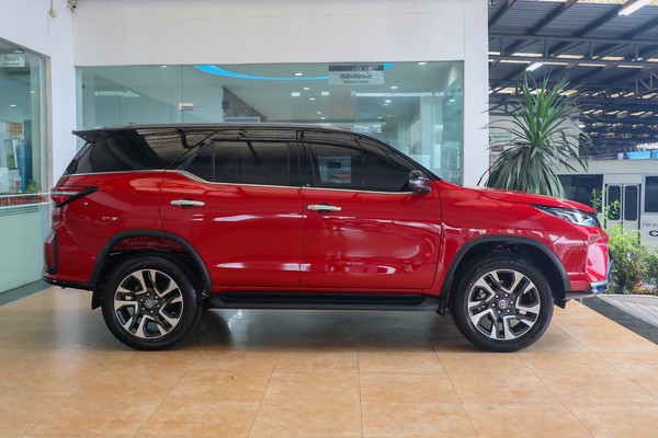 Toyota Fortuner ภายนอก