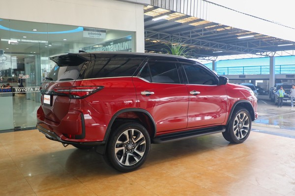 Toyota Fortuner ภายนอก