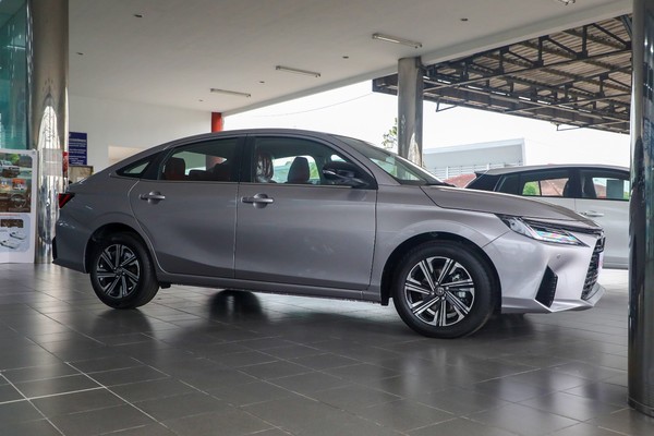 Toyota Yaris Ativ ภายนอก