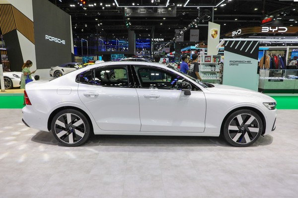 Volvo S60 งานแสดงรถยนต์