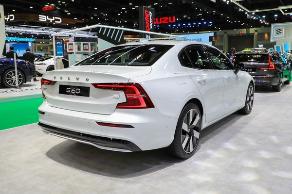 Volvo S60 งานแสดงรถยนต์