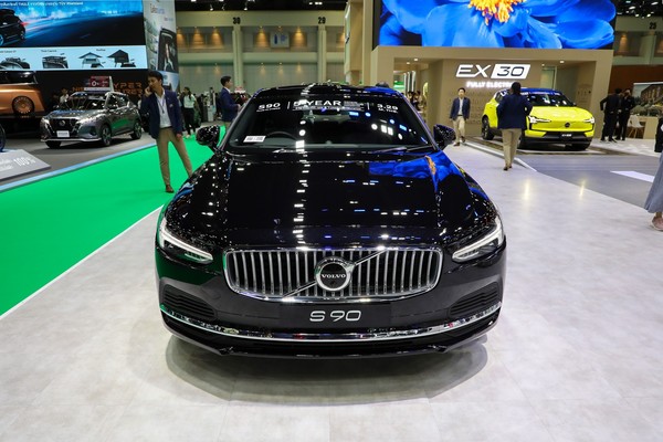 Volvo S90 งานแสดงรถยนต์