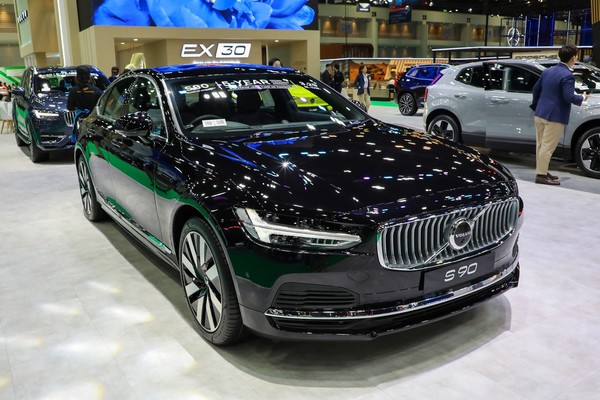 Volvo S90 งานแสดงรถยนต์