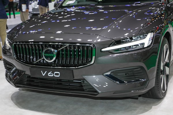 Volvo V60 งานแสดงรถยนต์