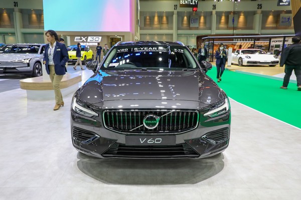 Volvo V60 งานแสดงรถยนต์