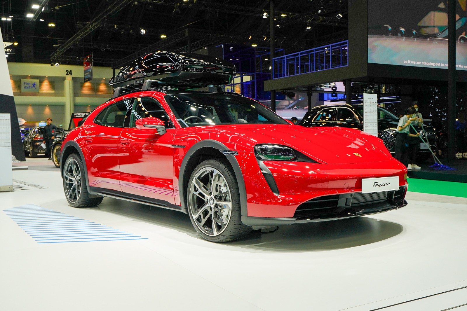 รูป Porsche Taycan Turbo 2024